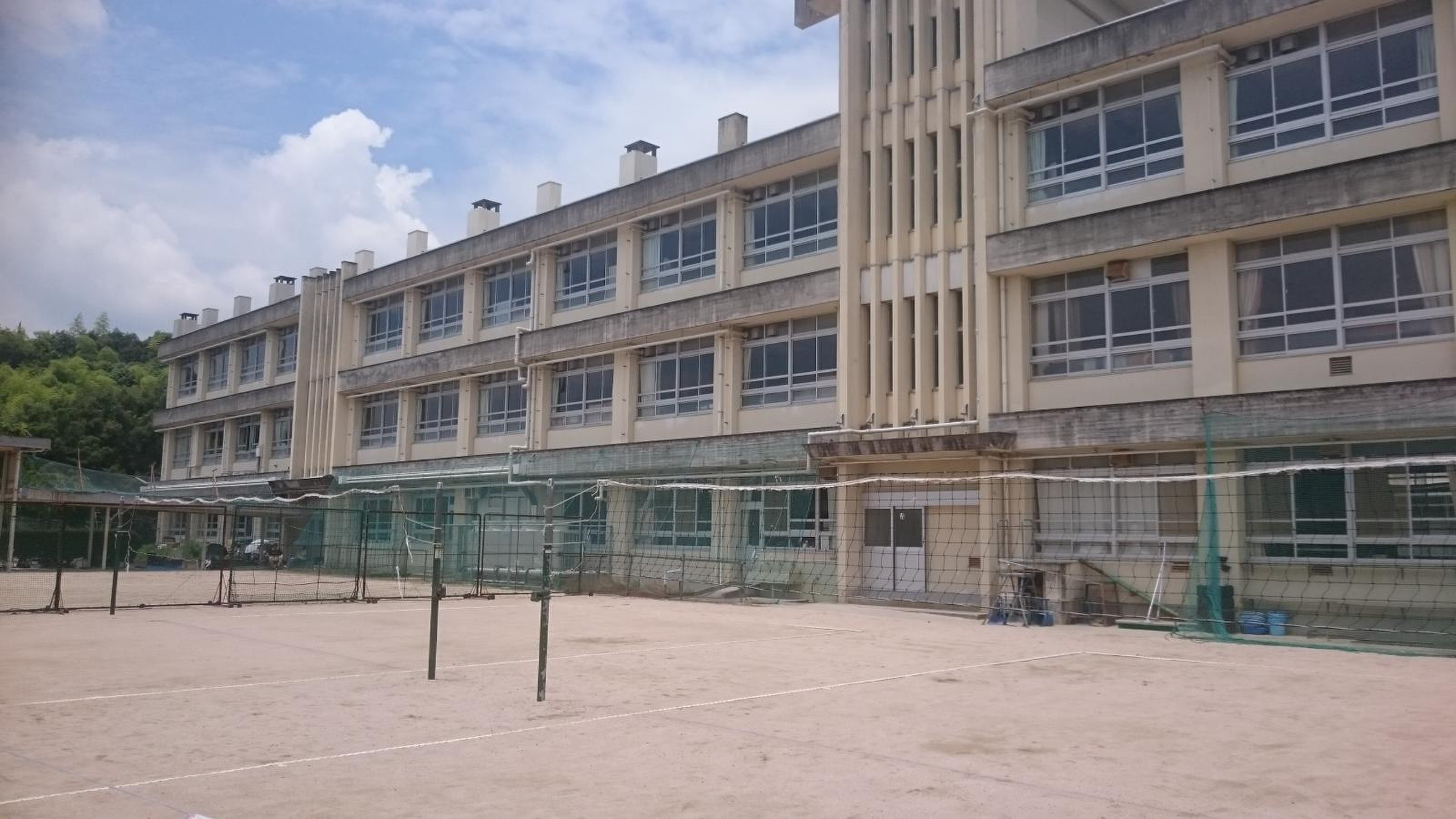 広島市立伴中学校