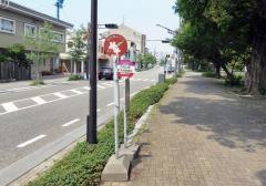 「市民公園中央図書館前」バス停留所