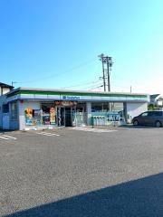 ファミリーマート　東名三好インター店