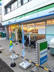 ファミリーマート　北松戸駅前店