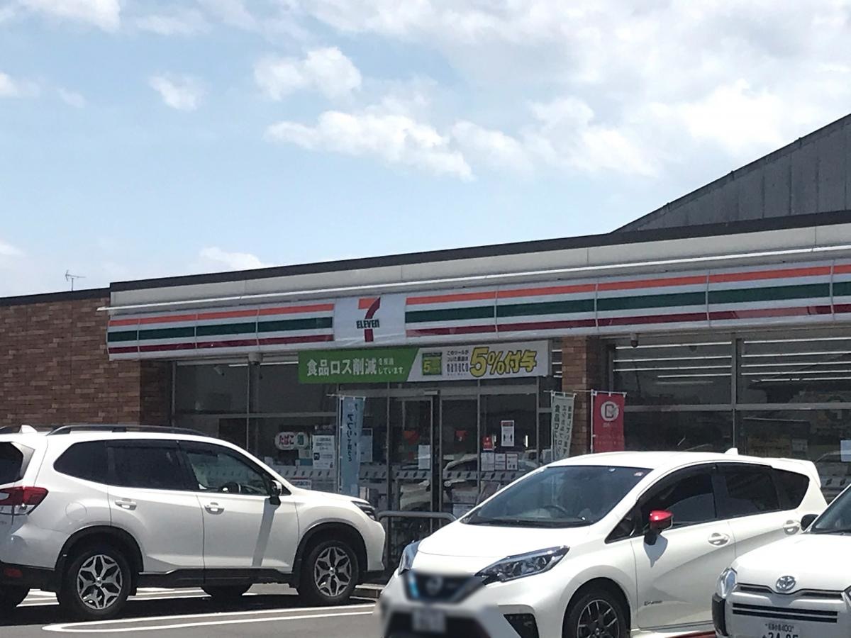 西市駅前のセブンイレブン
